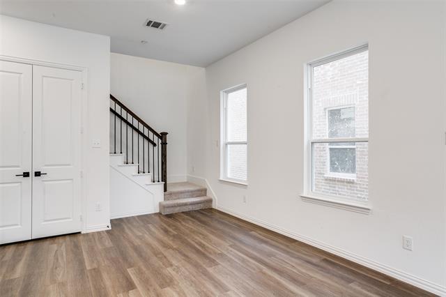 Building Photo - 9924 Hennings St