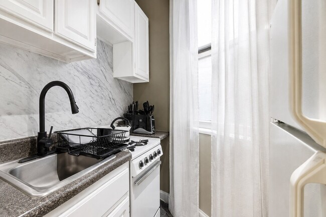 Foto del edificio - 104 W 83rd St