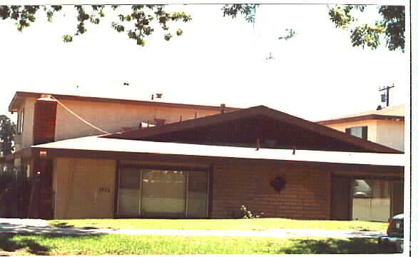 Building Photo - 1056 Springfield St