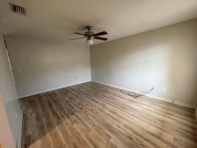 Building Photo - 5717 Rebecca Ct