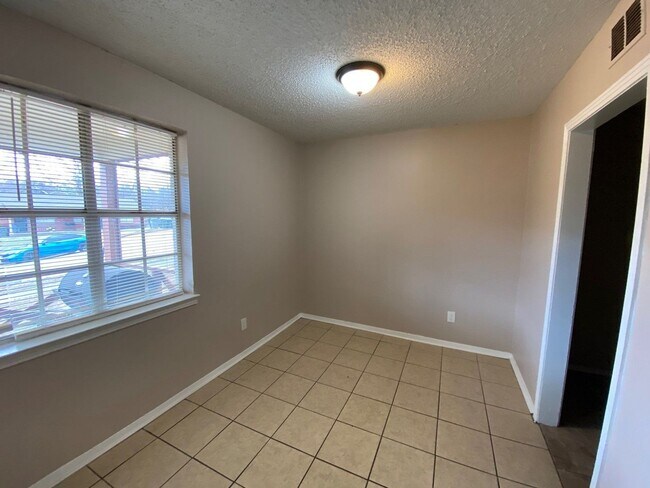 Foto del edificio - 1315/1317 Halcomb Ln.