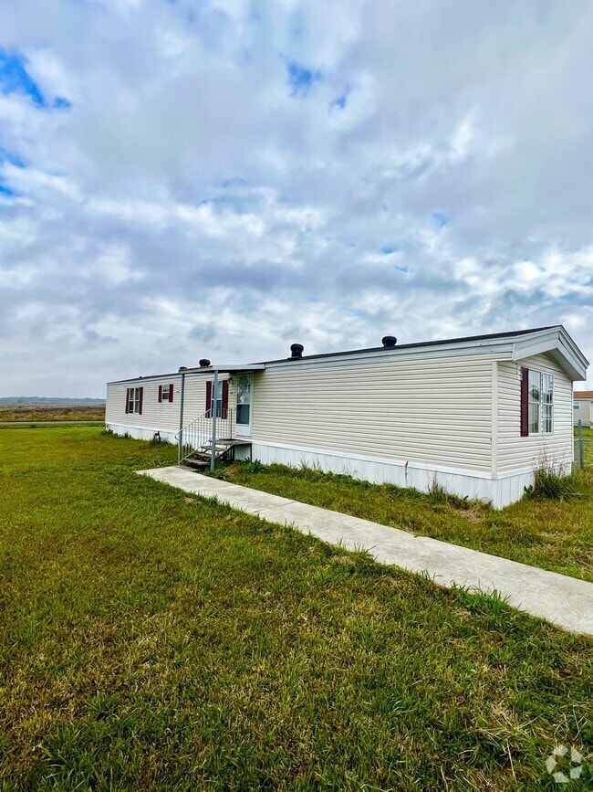 Morris Meadow Apartments for Rent with a Yard Ragley, LA 1 Rentals