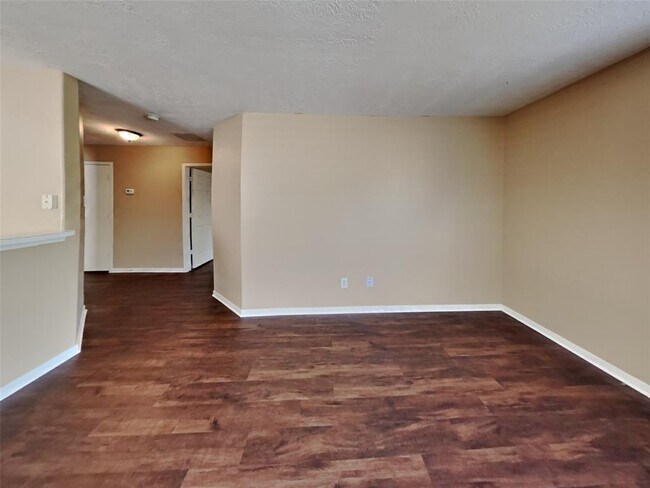 Foto del edificio - 5215 Lavender Ln