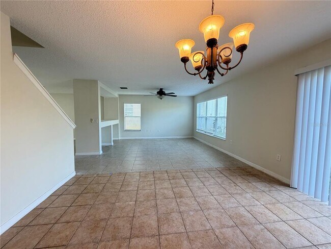 Building Photo - 246 Canna Dr