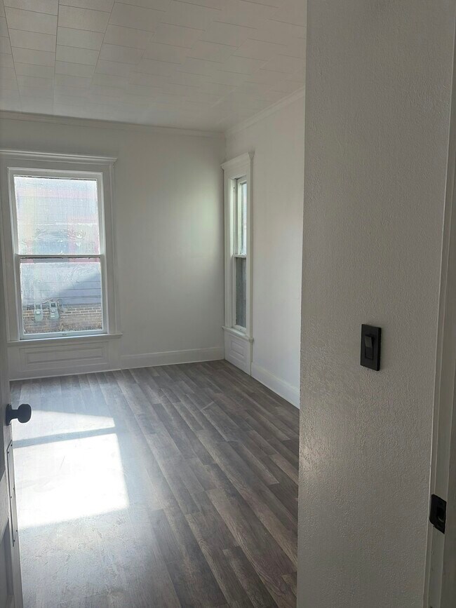 Foto del edificio - 2618 Collingwood Blvd