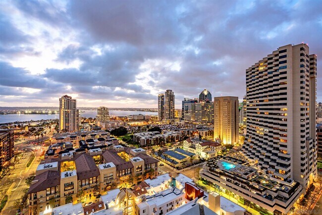 Foto del edificio - 645 Front St