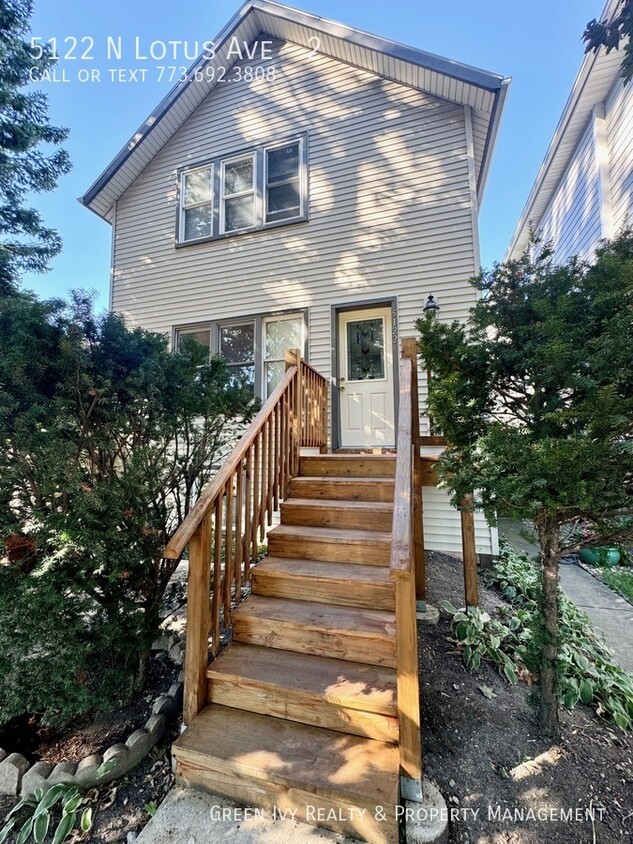 Primary Photo - Incredible Jefferson Park, Updated, 3 Bed,...