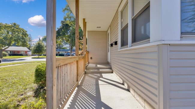 Building Photo - 4245 N 90th Ct