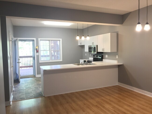 Foto del edificio - 351 S Madison St