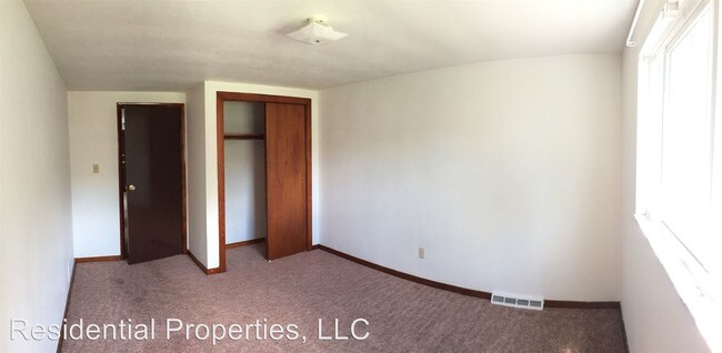 Foto del edificio - 235 Manhattan Ave