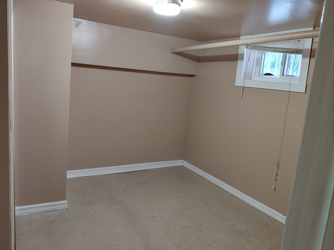 Foto del edificio - 980 E 32nd St