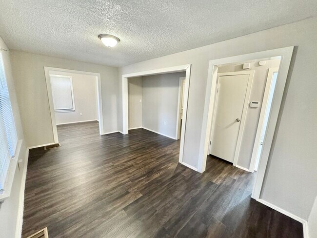 Foto del edificio - 655 Granada Rd