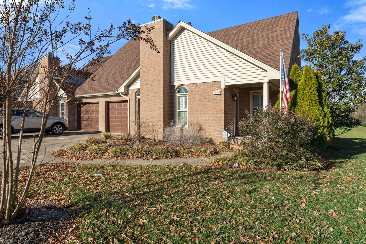 Foto principal - 804 Steeplechase Way