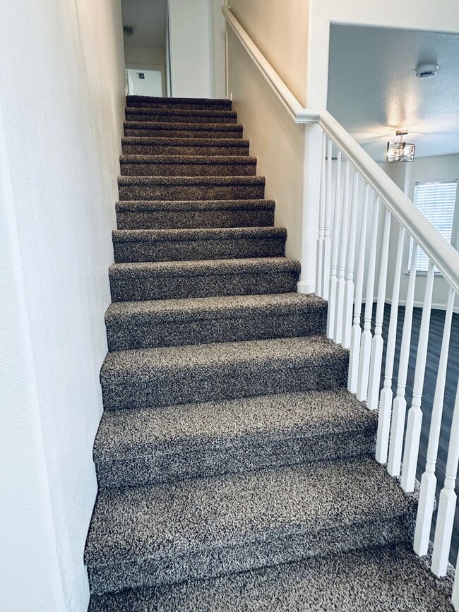 Foto del edificio - Elk Grove - HOUSE  FOR RENT!