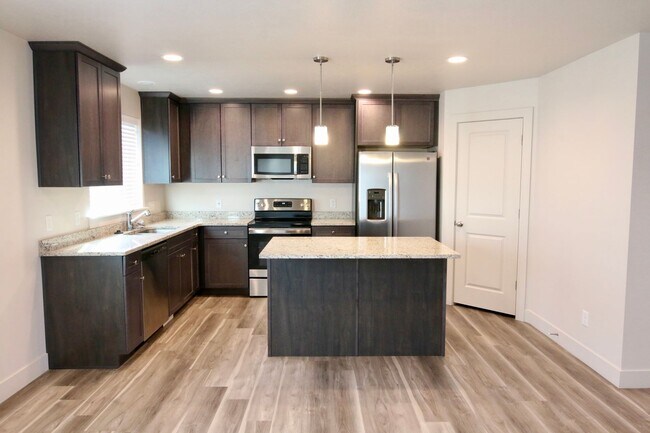 Foto del edificio - Lovely townhome for rent in Provo