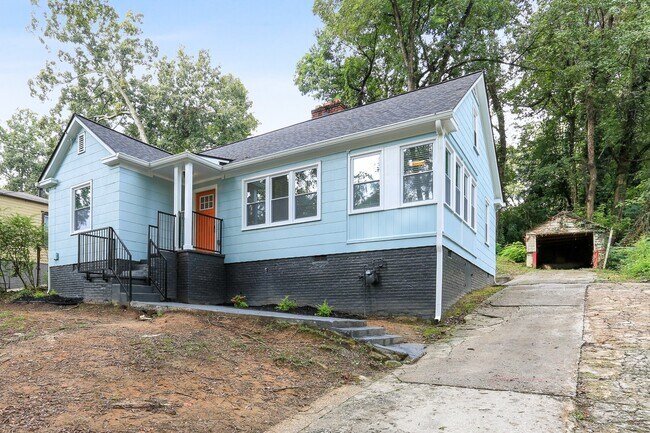 Foto del edificio - 596 S Evelyn Pl NW