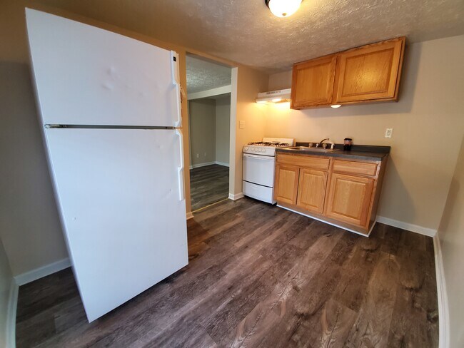Kitchen - 1501 S Madison St