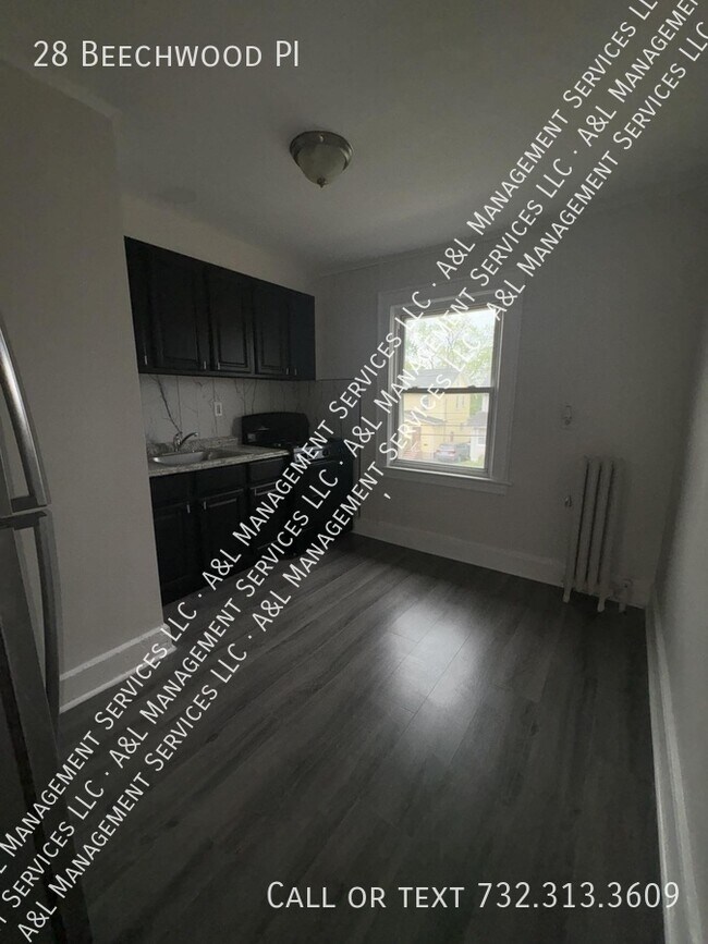 Building Photo - 28 Beechwood Pl