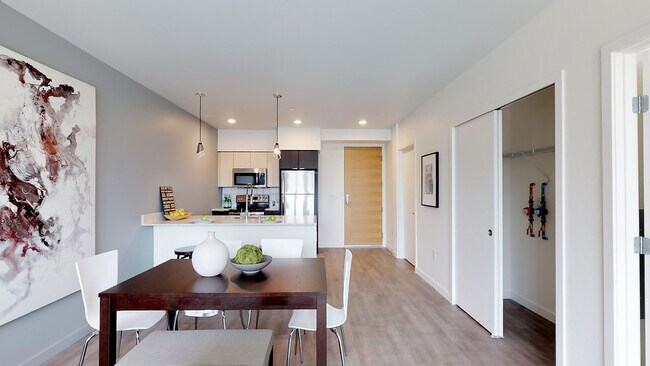 Foto del edificio - 3200 16th Ave W
