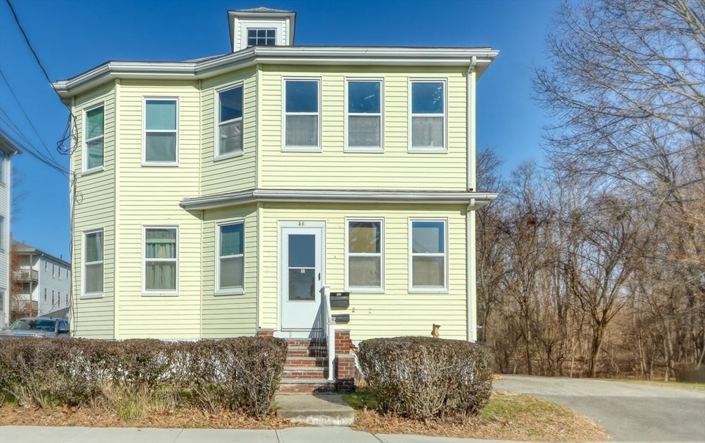 36 St Joseph Ave Unit 1, Norwood, MA 02062 Room for Rent in Norwood