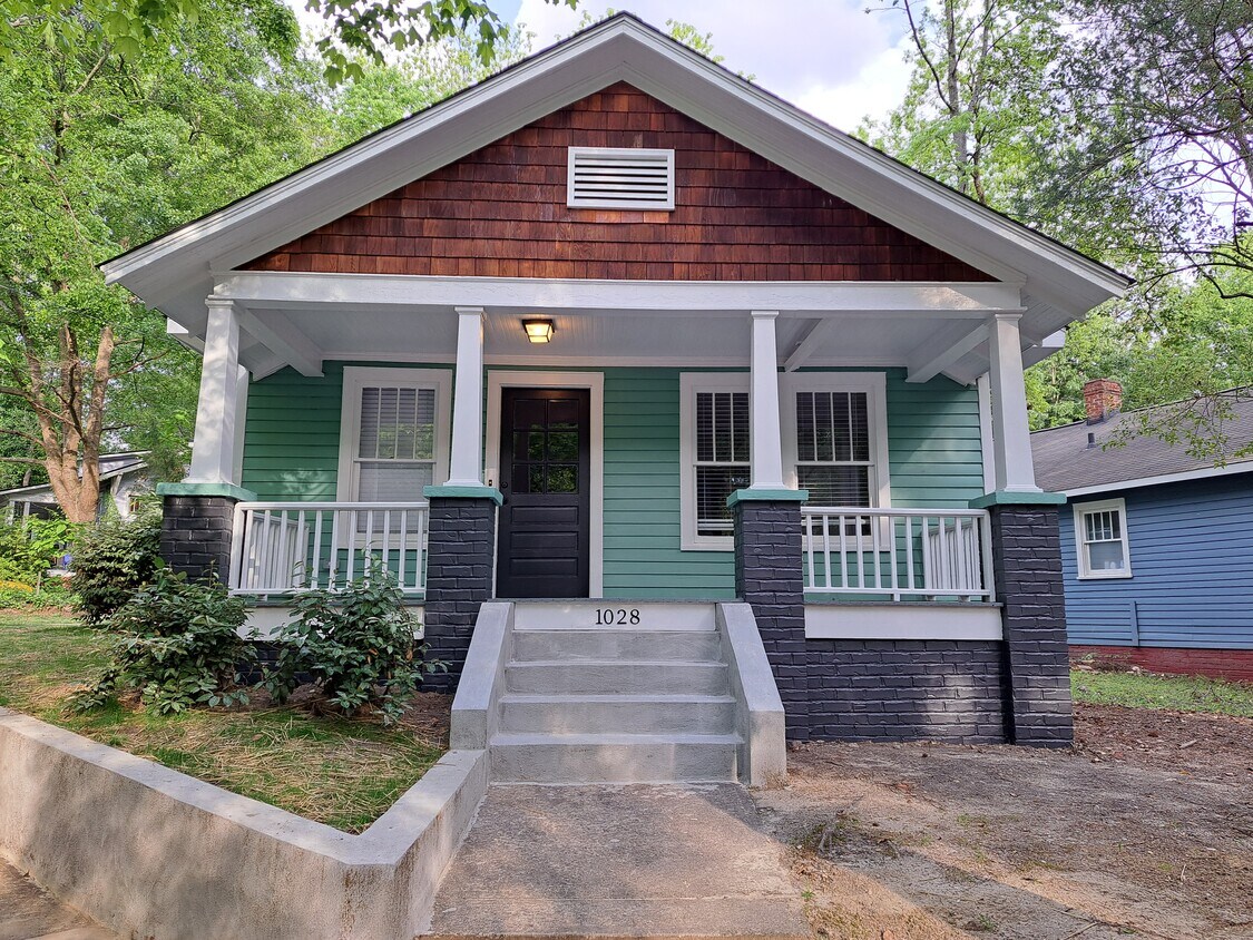 Primary Photo - 1028 Dorothea Dr