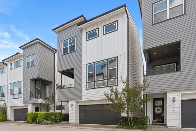 Foto del edificio - Modern Three-Story Home in Timbergrove Yards