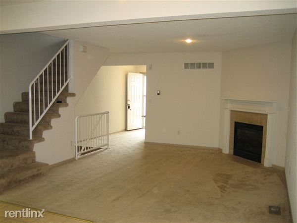 Building Photo - 1021 Brentwood Ct