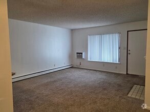 Building Photo - 532 Oakwood Dr