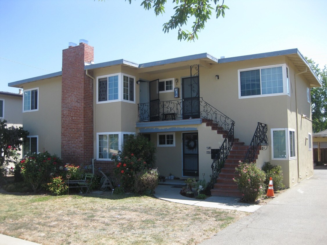 Primary Photo - 448 Dover Way