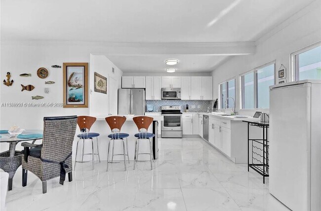 Foto del edificio - 75 Coral Dr