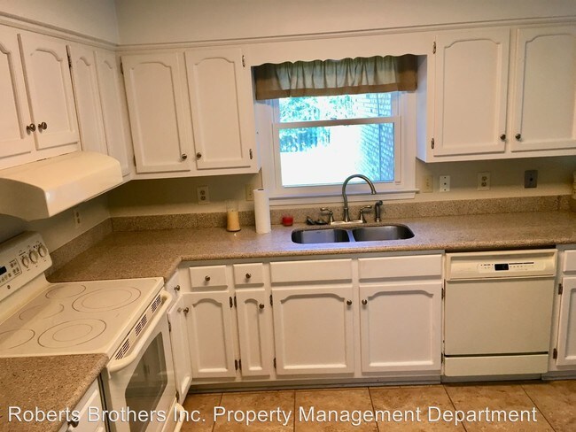 Building Photo - 4 br, 2.5 bath House - 1321 Westbury Drive