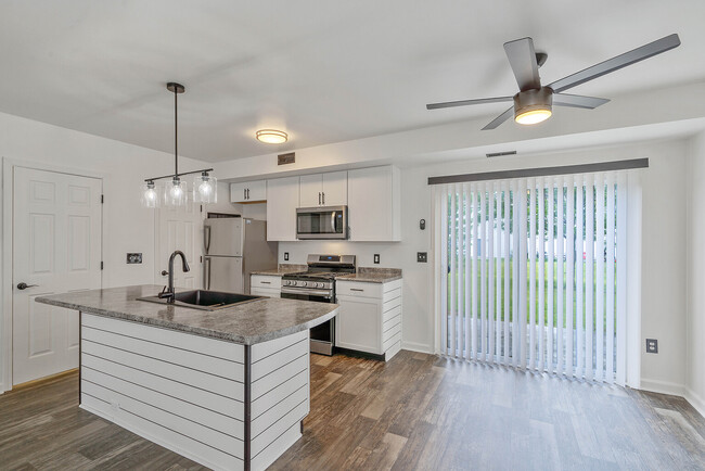 Premium Kitchen - Eagle Ridge Village