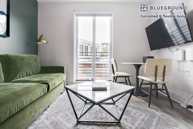 Building Photo - 816 Potomac Ave SE