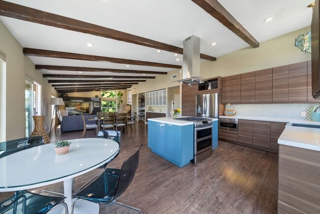 Foto del edificio - Monterey