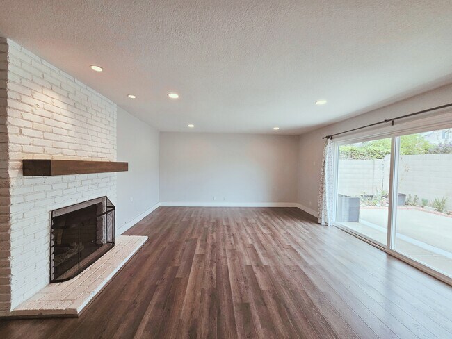 Building Photo - 9213 El Tango Cir