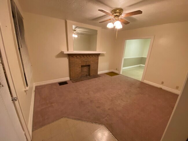 Building Photo - 211 S Souder Ave