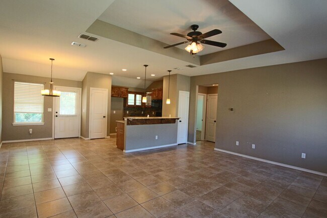 Foto del edificio - COMING SOON! Tour Today! 3 Bedroom 2 Bath in Lindale ISD!