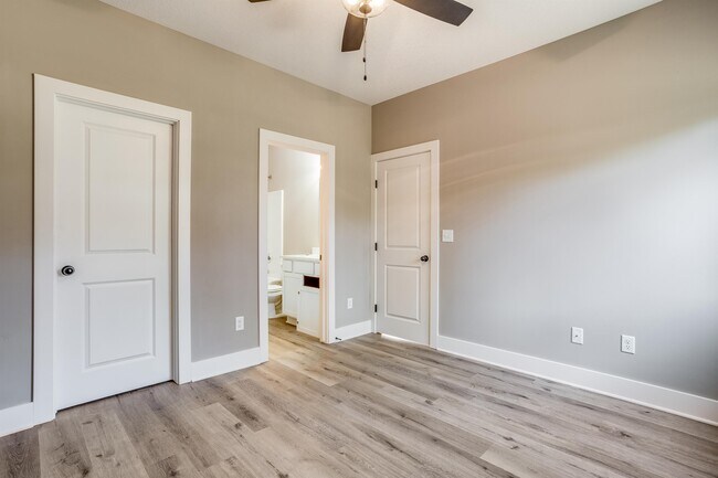 Building Photo - 6808 White Pine St