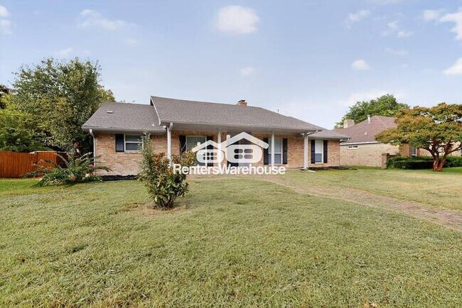 Building Photo - MOVE IN READY COMPLETELY UPDATED - 3BED/2B...