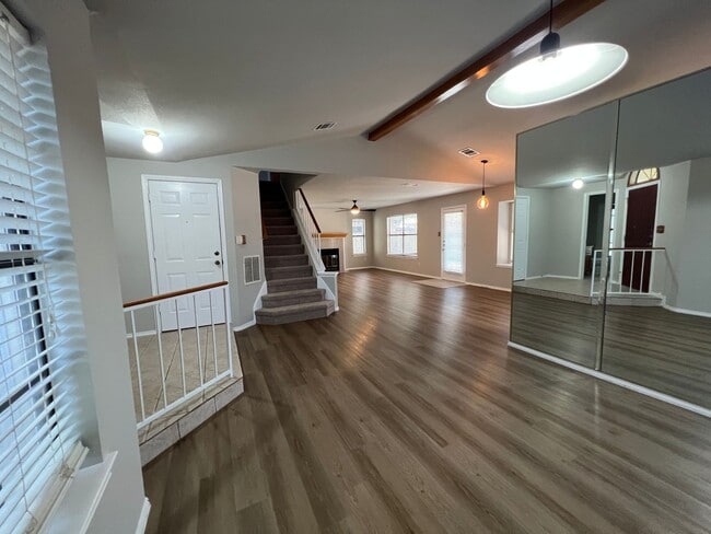 Building Photo - 7906 Tiffany Dr
