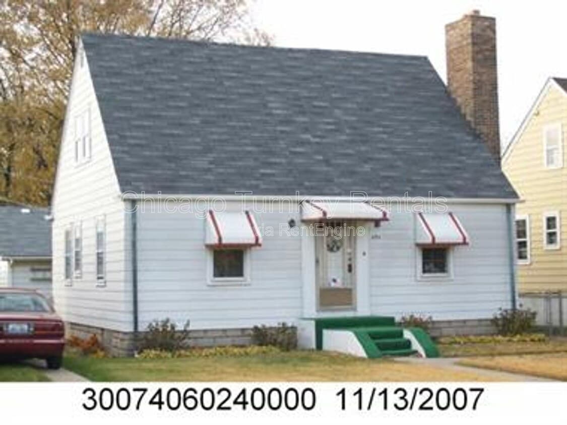 Primary Photo - 494 Greenbay Ave