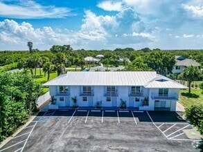 Building Photo - 2305 Tamarind Dr