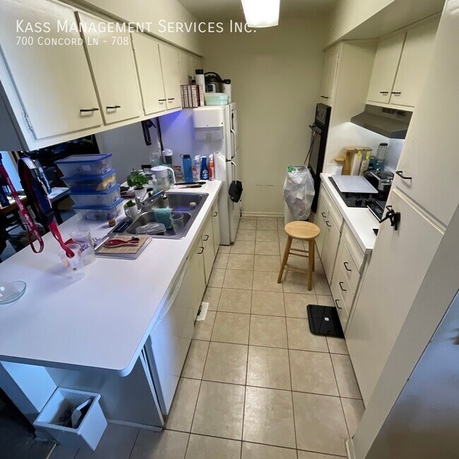 Foto del edificio - 700 Concord Ln