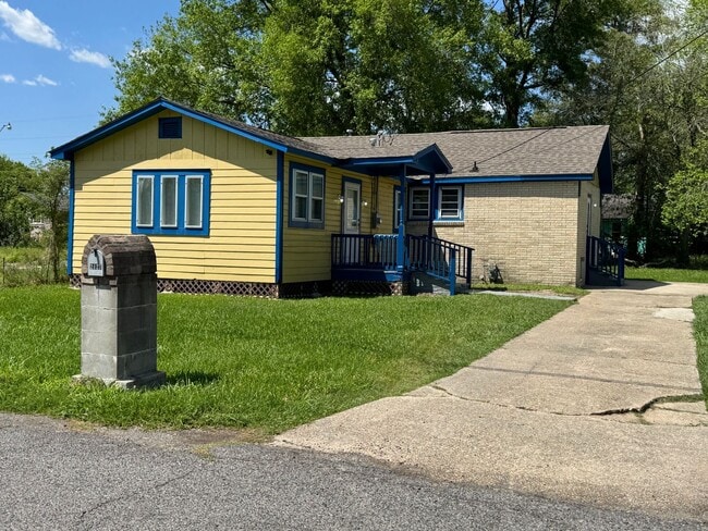 Building Photo - 2127 71st Ave