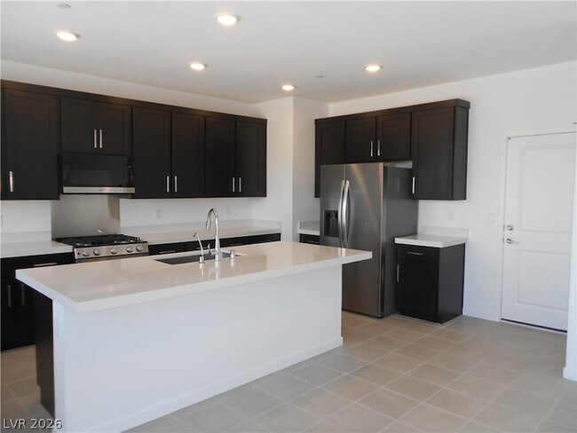 Building Photo - 324 Lupton Ave