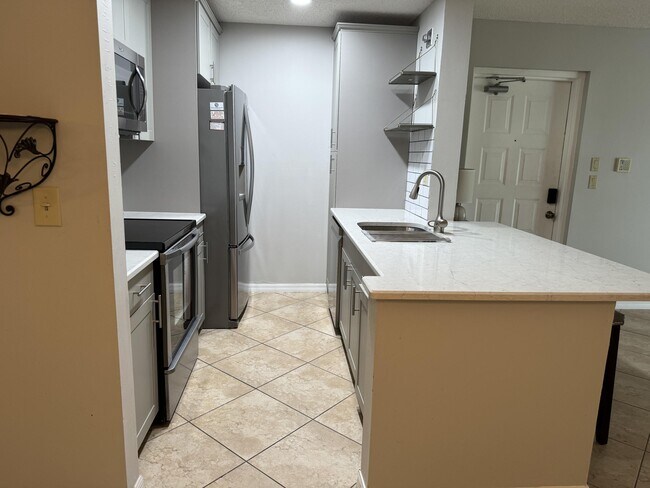 Building Photo - 2516 SE Anchorage Cove