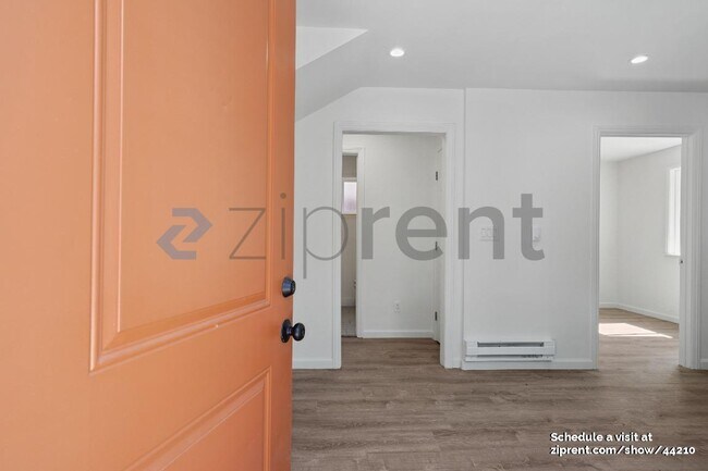 Foto del edificio - 1564 Bridge Ave