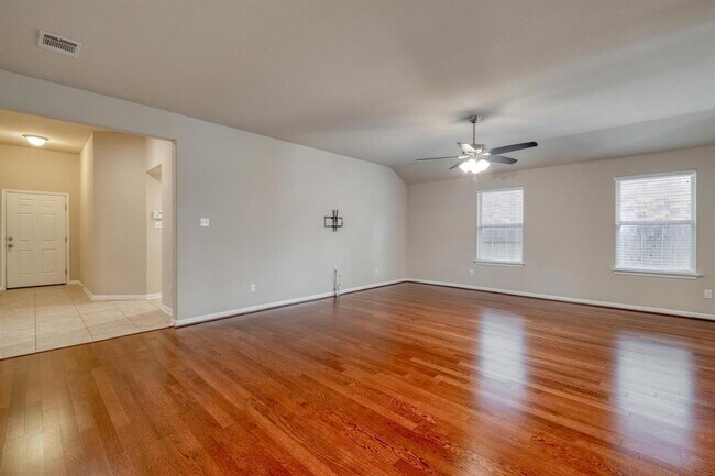 Foto del edificio - 7400 Longford Trail