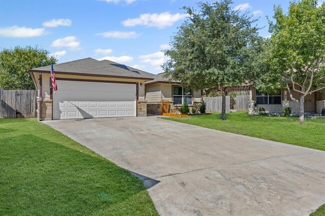 Building Photo - 1315 Lantana Ct