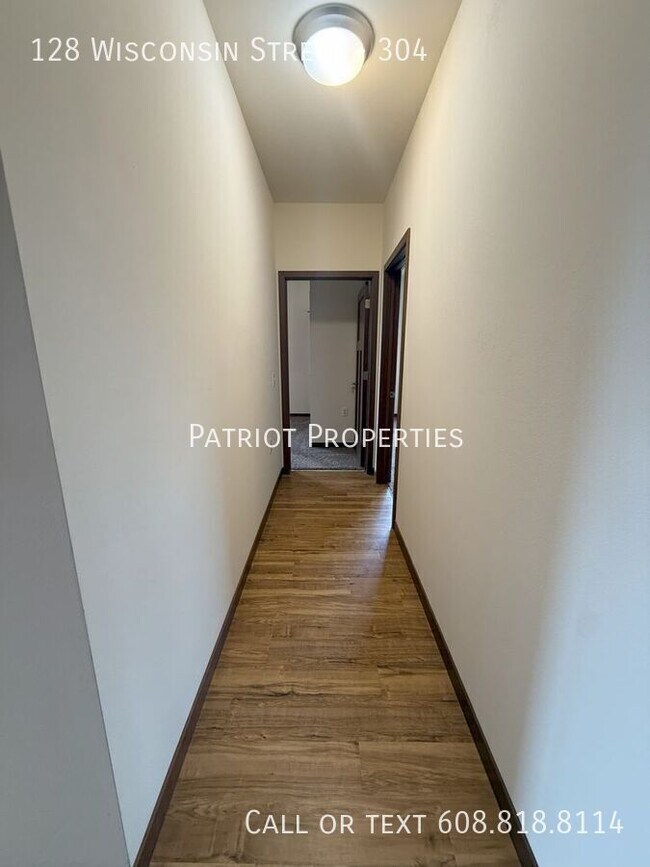 Foto del edificio - 128 Wisconsin St